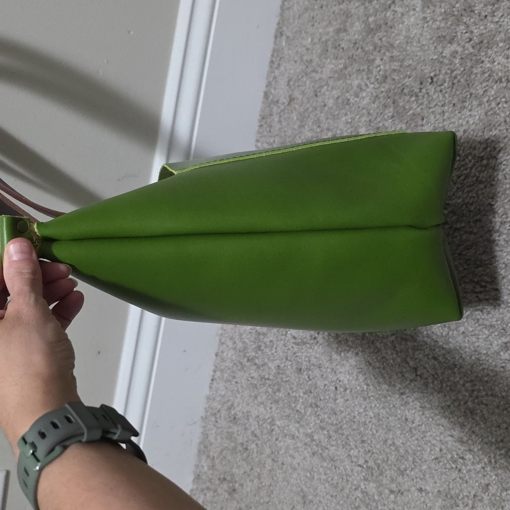 New Portland Leather Goods PLG Medium Zip Tote Green Apple - Picture 4 of 9